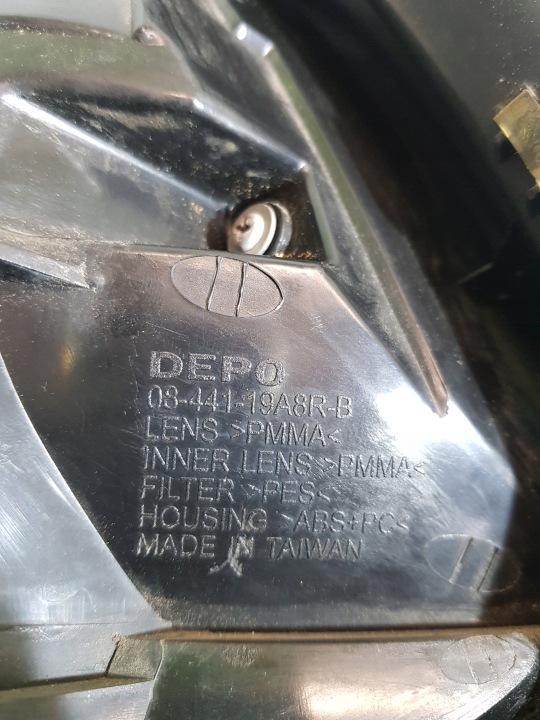 фото №9, Фара права зад vw polo v 13r 3d 6r0945258a