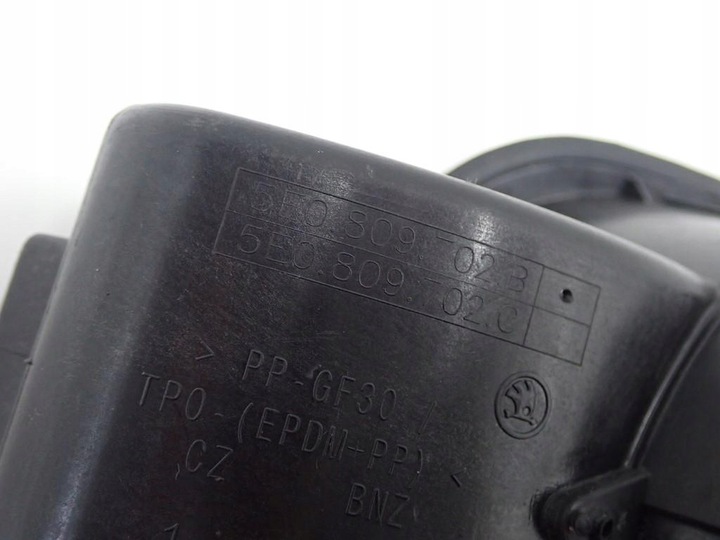 фото №8, Крышка заливка топлива 5e0809702b skoda octavia iii 5e 14r