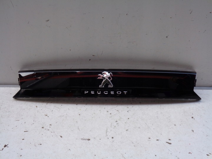 фото №1, Накладка планка кришки peugeot 5008 ii 16-