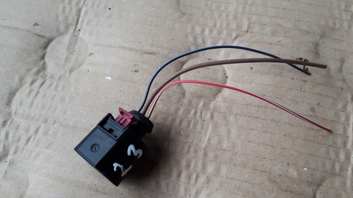 фото №7, S4 b8 рестайлинг a4 штекер разъём 8p0973722 a5 q5 a6