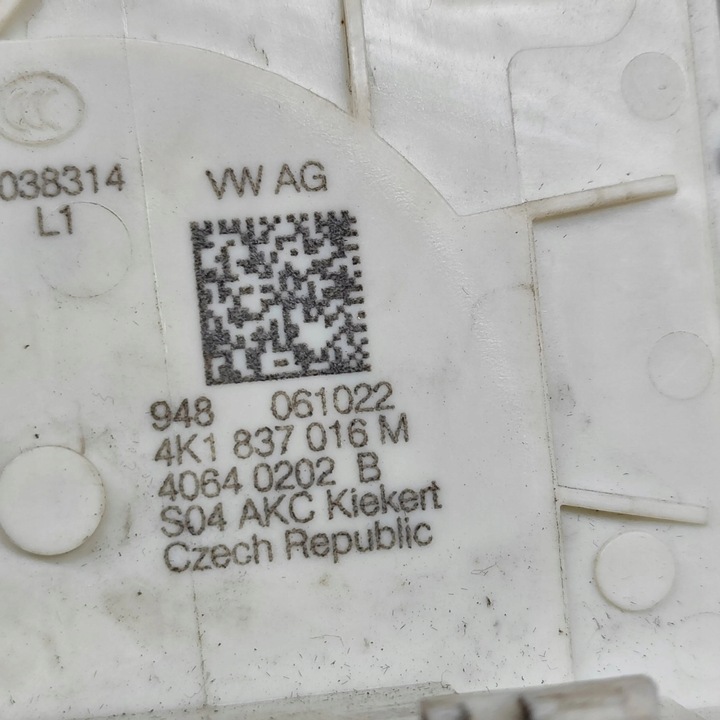 фото №6, Volkswagen id.4 2023 права сторона замок двері передніх