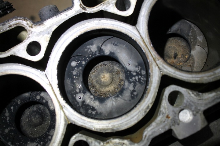 фото №7, Volvo v70 s60 xc70 xc90 dół блок двигуна d5244t4