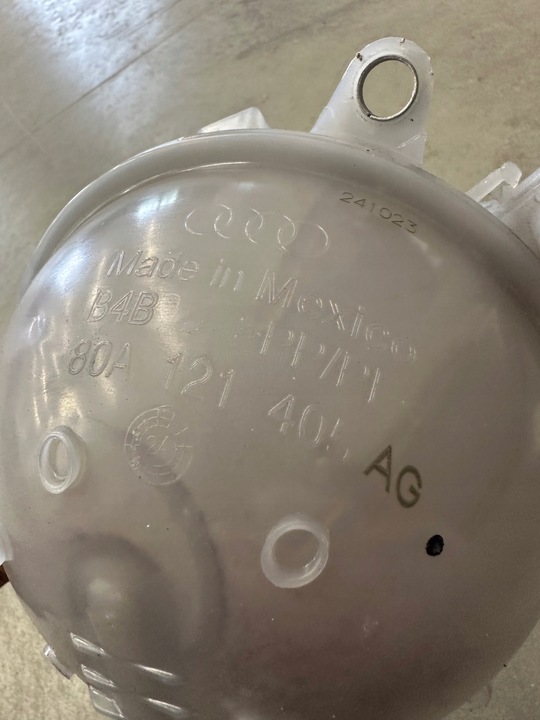 фото №4, Бачок расширительный audi q5 80a идеальный 80a121405ag