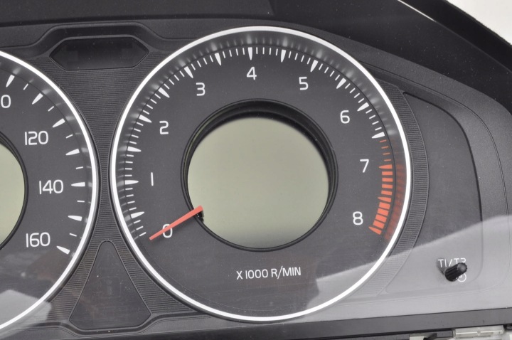фото №6, Volvo s60 ii v60 бензин панель приборов 31296372ab uk