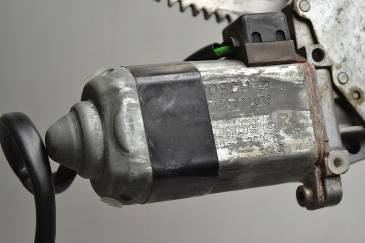 фото №8, Mercedes w126 se підйомник вікна правий зад