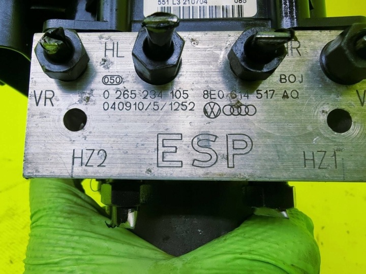 фото №13, Главный тормозной цилиндр модуль управления abs esp audi a4 b7 8e0910517a