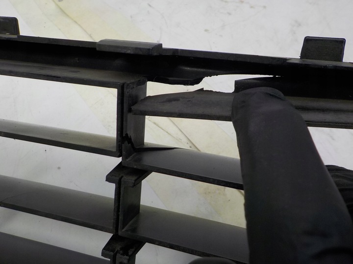 фото №11, Volkswagen golf v універсал jetta решітка решітка бампера 1k0853677c