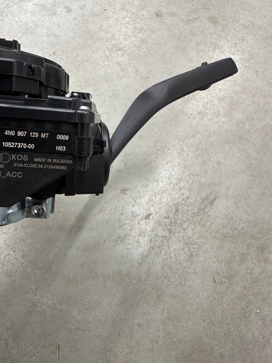 фото №7, Лента переключатели подрулевые рычаги a6 a7 c8 оригинал 4n0907129mt