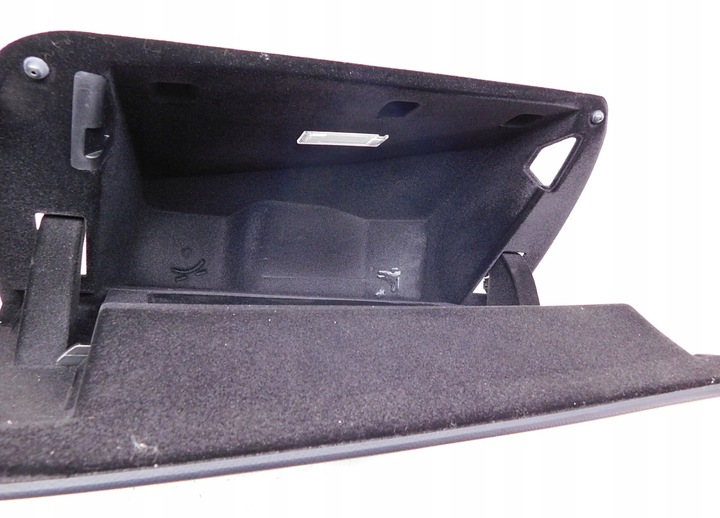 фото №7, Бардачок панелі пасажира - alfa romeo giulia eu