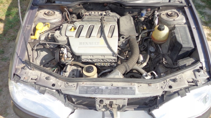 фото №13, Емблема знак зад megane i рестайлінг 99-03r renault oem номер 7700845989