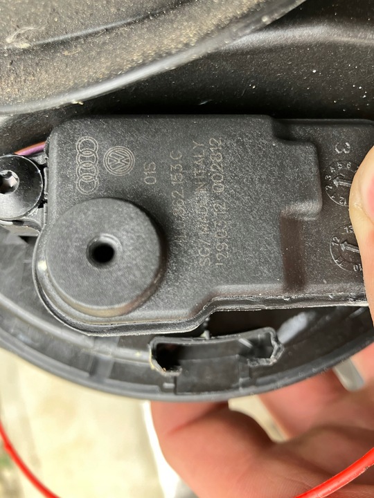 фото №8, Крышка заливка топлива lx5q audi a1 8x 8x0809906