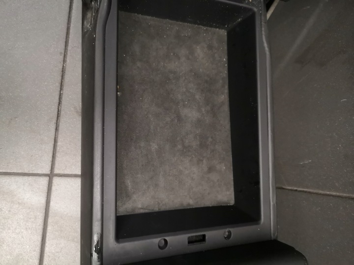 фото №11, Підлокітник середній сидіння audi a8 d2 чорний