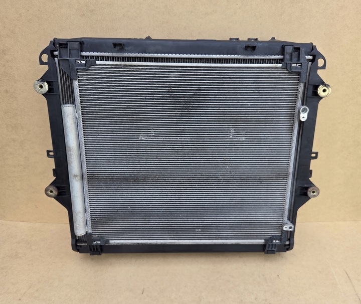 фото №8, Комплект радіатор toyota hilux viii 2.8d рестайлінг автомат 2640-3207-03
