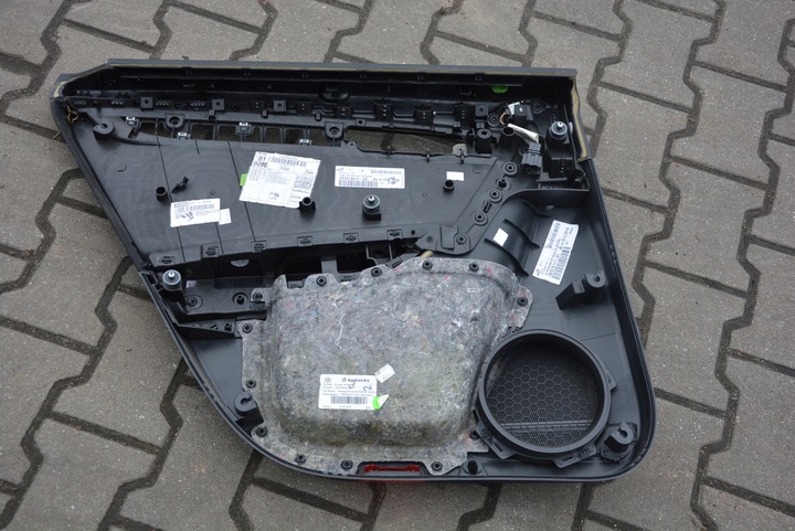 фото №9, Боковина оббивка двері праві зад passat b7 універсал 3af867212