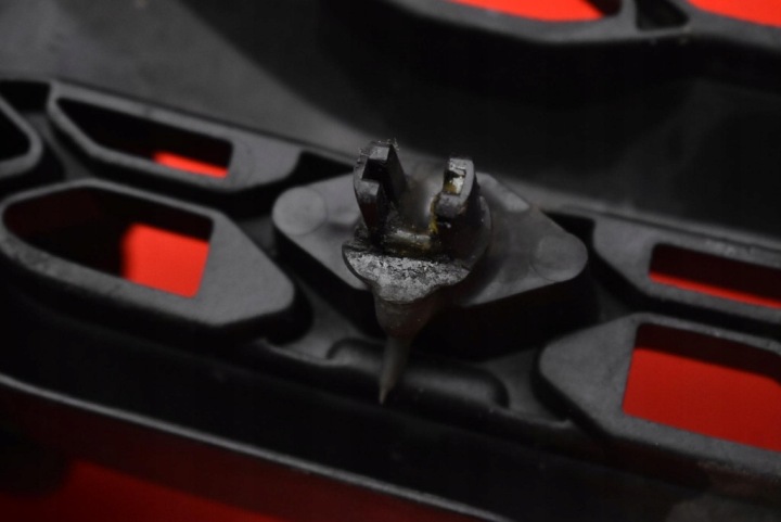 фото №16, Решётка решётка чёрная 53111-42070 toyota rav 4 2 ii 00-03