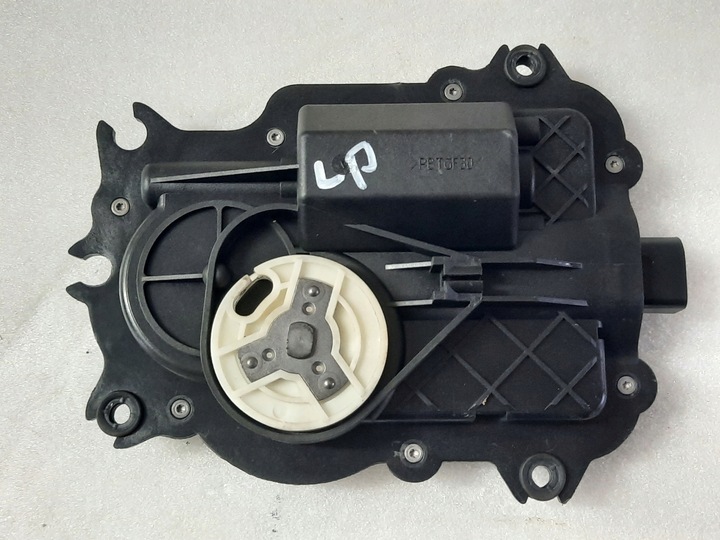 фото №1, Audi a8 s8 d3 доводчик дверь левый перед 6pin