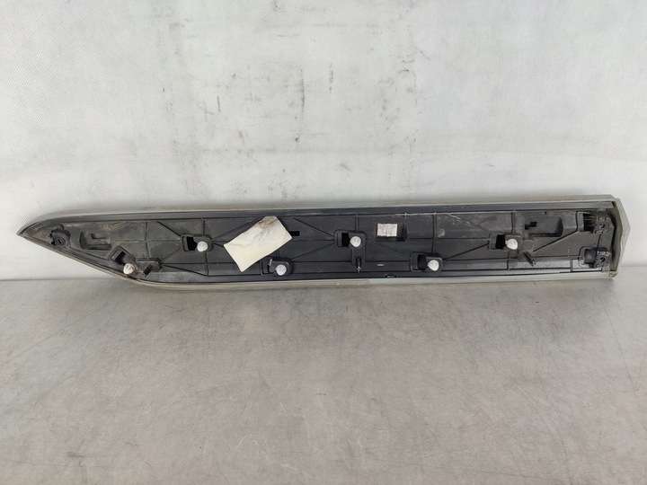 фото №10, Skoda superb b8 3v планка двері правий зад 3v0853596a 3v0853596