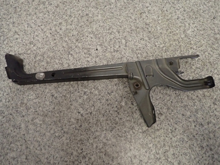 фото №1, Toyota corolla e12 универсал 04-7 кронштейн замка капота