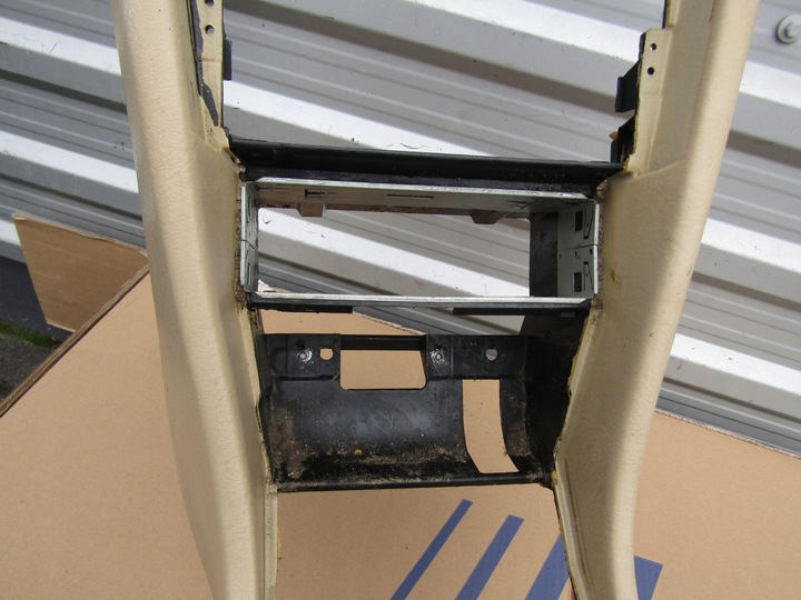 фото №9, 11 mercedes w124 тунель середній кремовий вузька планка 88'