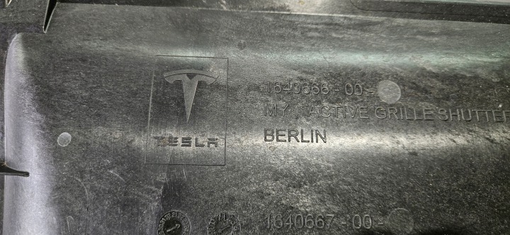 фото №11, Кермо повітря забірник  ролета жалюзі tesla модель y 2020-