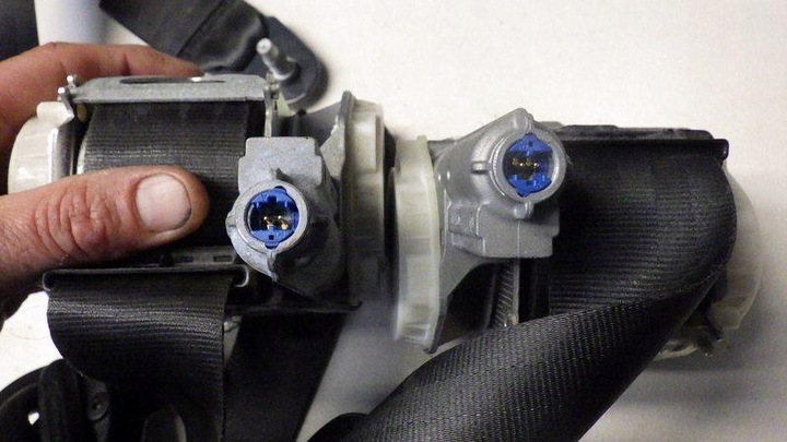 фото №7, Панель капот подушка безопасности водителя пассажира ремни демонтаж проекционный дисплей peugeot 3008 i