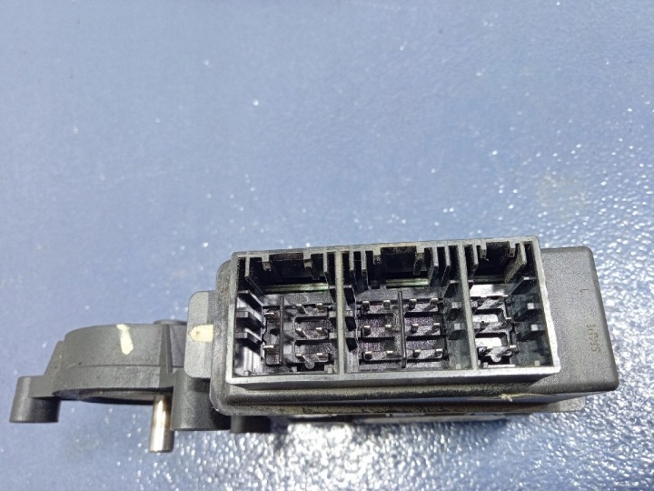 фото №6, Vw polo iv 9n двигунчик скла перед праве 6q2959801a