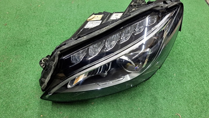 фото №1, Mercedes c-klasa w205 повний led лампа передня