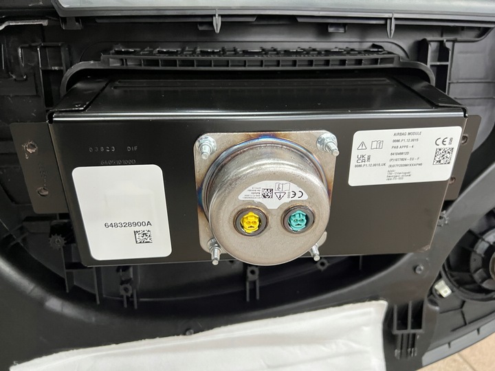 фото №8, Tesla модель y 20- панель консоль подушки подушка безопасности демонтаж европа