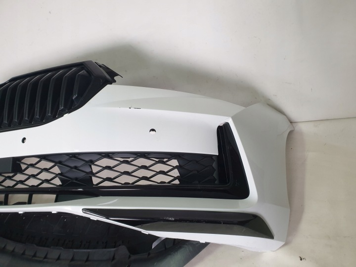 фото №10, Skoda superb iv 3p0 спортлайн 23- бампер перед 4 x pdc плита 3p0807221