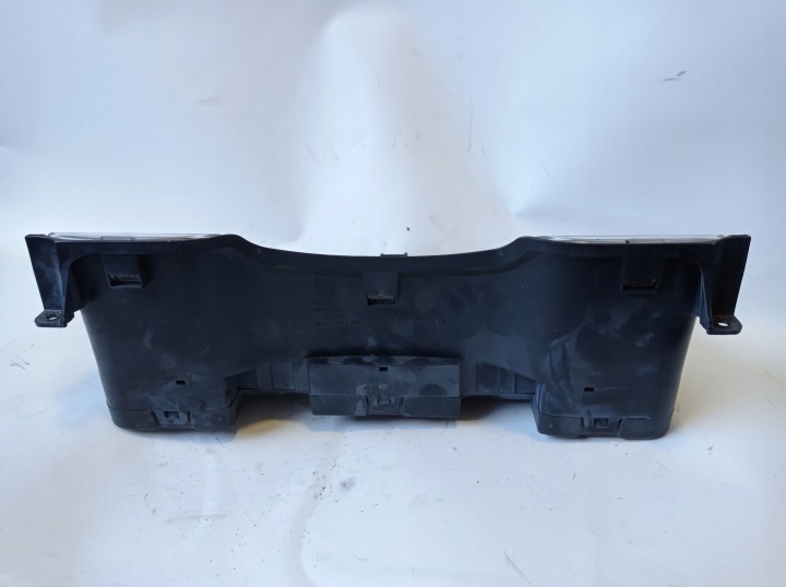 фото №8, Панель приладів opel zafira a 2.0 dti 09228757