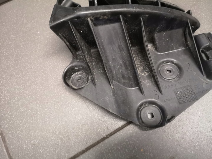 фото №5, Кронштейн  бампера правое зад audi a3 8p 5d 8p4807394a
