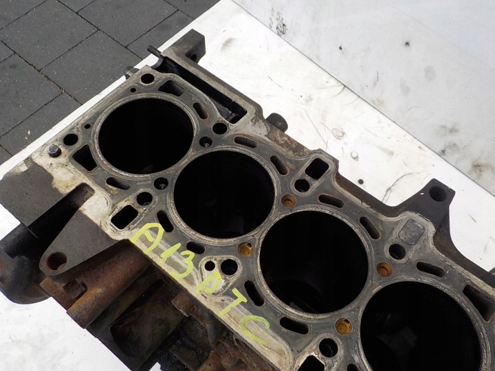фото №10, Opel corsa d meriva b 1.3 cdti a13dtc blok низ двигуна