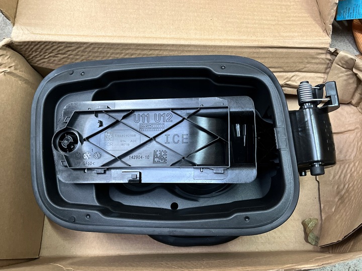 фото №1, Крышка заливка топлива bmw x1 ix1 u11 u12 новая oem