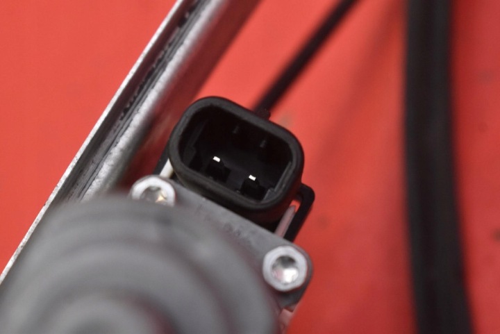 фото №10, Стеклоподъемник правый перед eu 0130822207 mitsubishi colt vi z30 5d hb 08-
