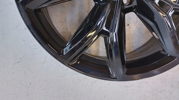 фото №4, Алюминиевый диск volkswagen oem номер t-roc t-cross 7.0" x 18" 5x112 et 39