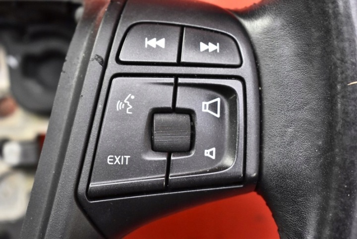 фото №8, Руль кожаный мультифункция volvo v60 10-13