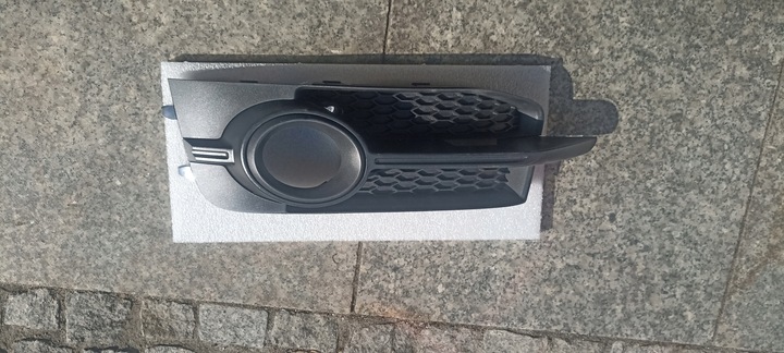 фото №1, Решітка ліва бампера audi a1 8x 8x0 8x0807681b 8x0 807 681b 8x0807681b нова