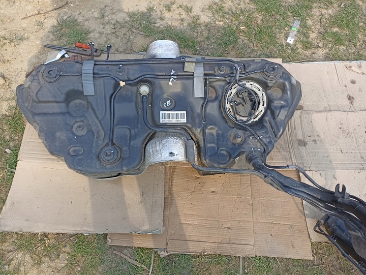 фото №1, Бак bak насос топлива mercedes w205 c-klasa 2.0 бензин