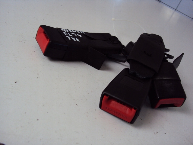 фото №2, Застібка ременів зад toyota avensis t27 рестайлінг 11-