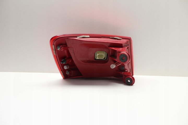 фото №12, Audi a6 4g c7 avant - лампа задня права led 2011+