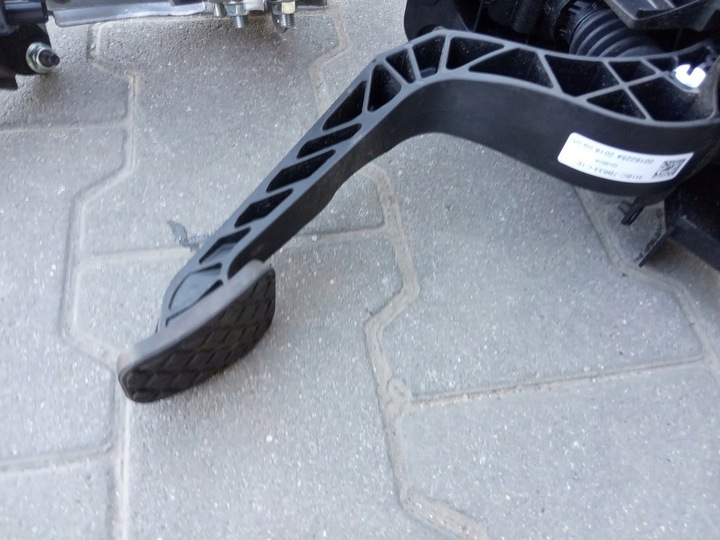 фото №5, Ford fiesta mk8 2017-23r.- педали комплект