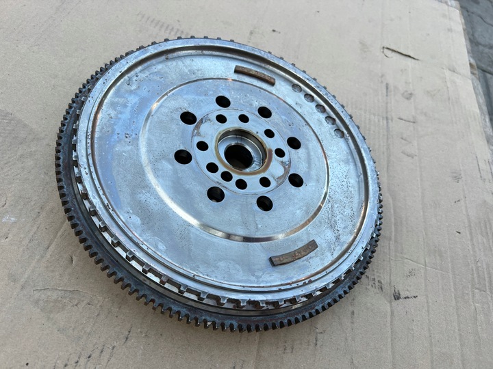 фото №9, Mercedes c63s amg w205 колесо маховики двомасовий оригінал