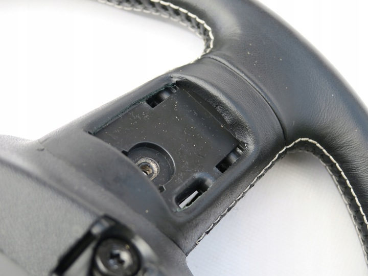 фото №15, Кермо шкіра чорна білий szwy audi a8 s8 d3