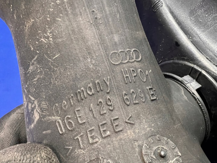 фото №5, Audi a6 c6 труба повітропровід повітря 06e129629e