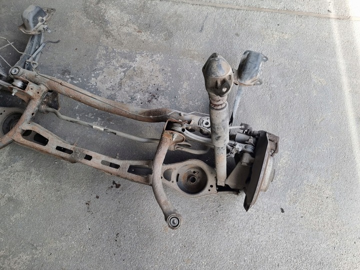 фото №3, Ступица рычаг балка подвешивание зад суппорт vw passat b6 универсал 05-