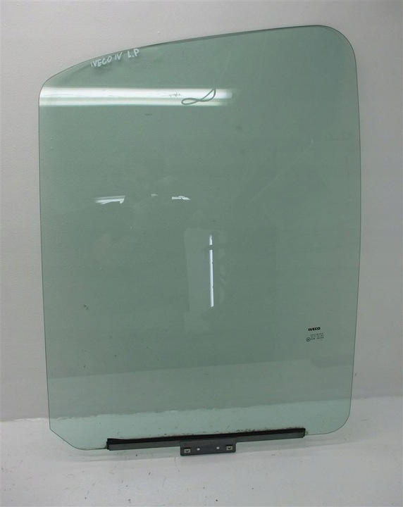 фото №1, Скло двері лівий перед iveco daily iv 06-09