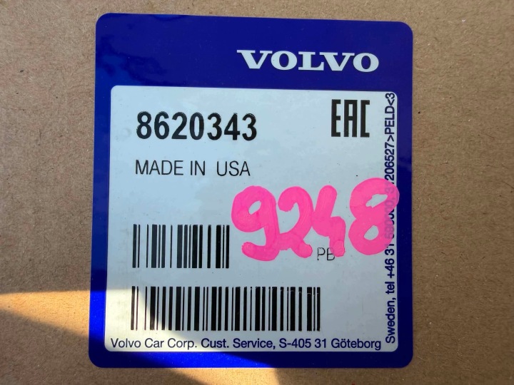 фото №9, Volvo c70 ii 06-10 центральна решітка бампера перед нова oem номер 9248