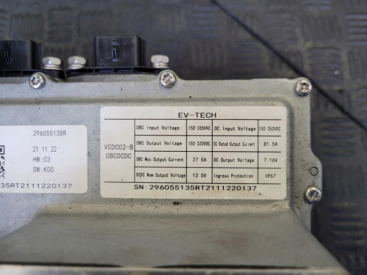 фото №15, Конвертер инвертор зарядное устройство гнездо зарядки преобразователь dacia spring