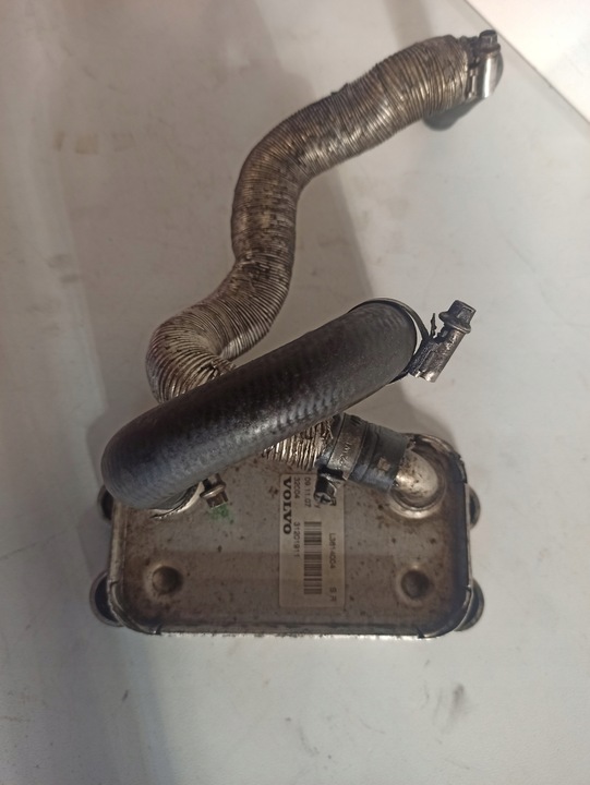 фото №1, Радиатор масла volvo v70 iii 2.4 d 31201911