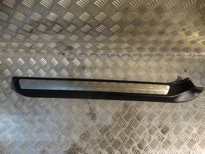 фото №1, Mercedes-benz оригінальний номер a2076800174 планка порогова